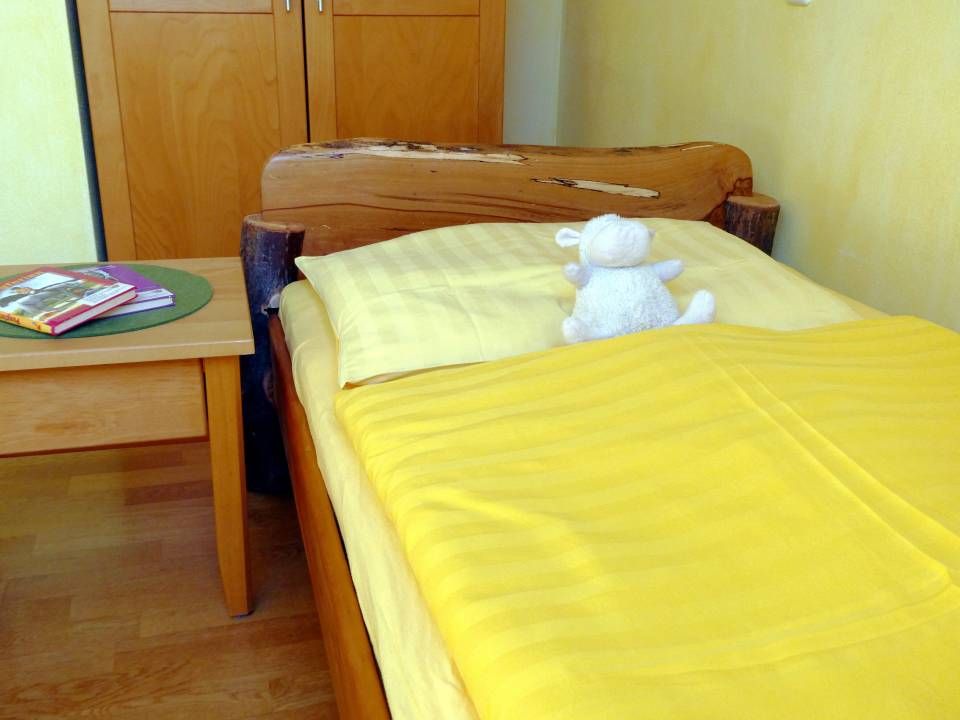 Kinderbett - Bio Urlaub auf Gut Nisdorf an der Ostsee